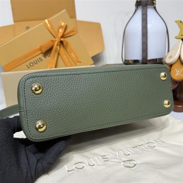 2026120164252250 250